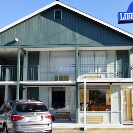 Liberty Inn Waynesboro Eksteriør billede