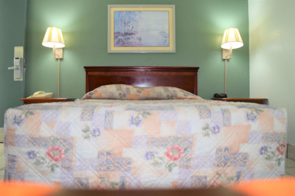 Liberty Inn Waynesboro Eksteriør billede